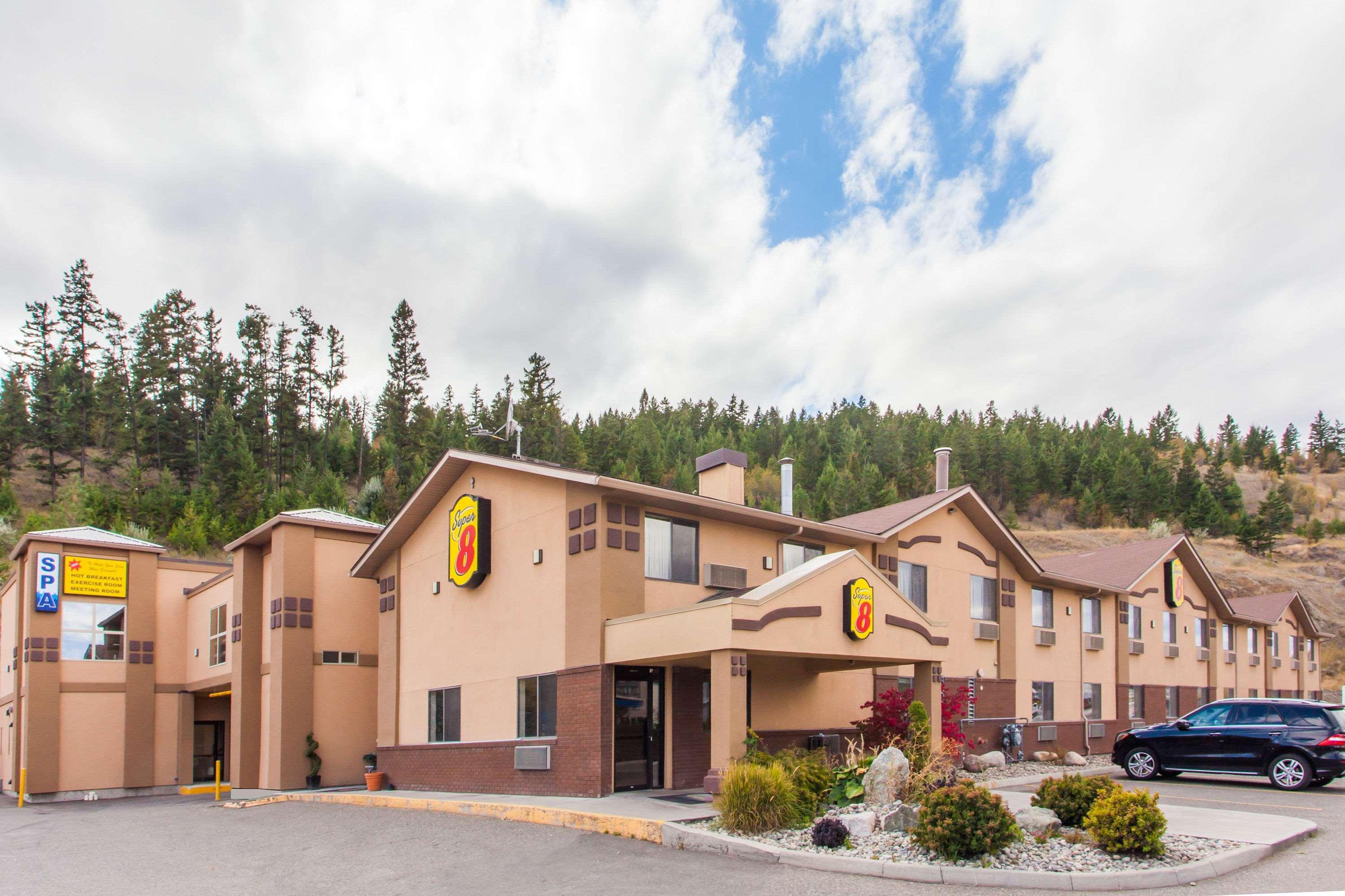 Super 8 By Wyndham Kamloops On The Hill Hotel Exterior photo