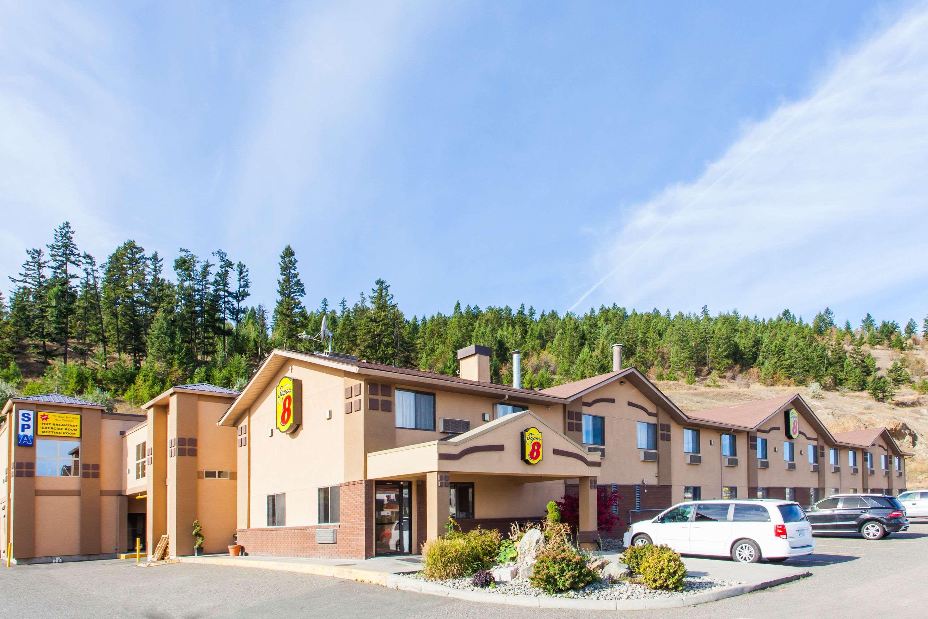 Super 8 By Wyndham Kamloops On The Hill Hotel Exterior photo