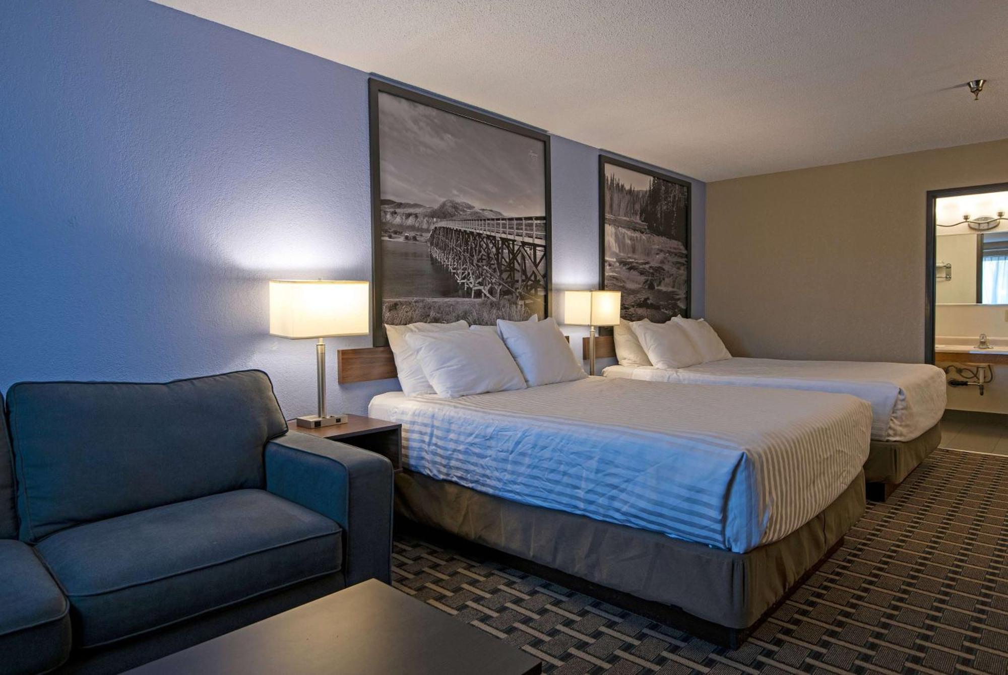 Super 8 By Wyndham Kamloops On The Hill Hotel Exterior photo