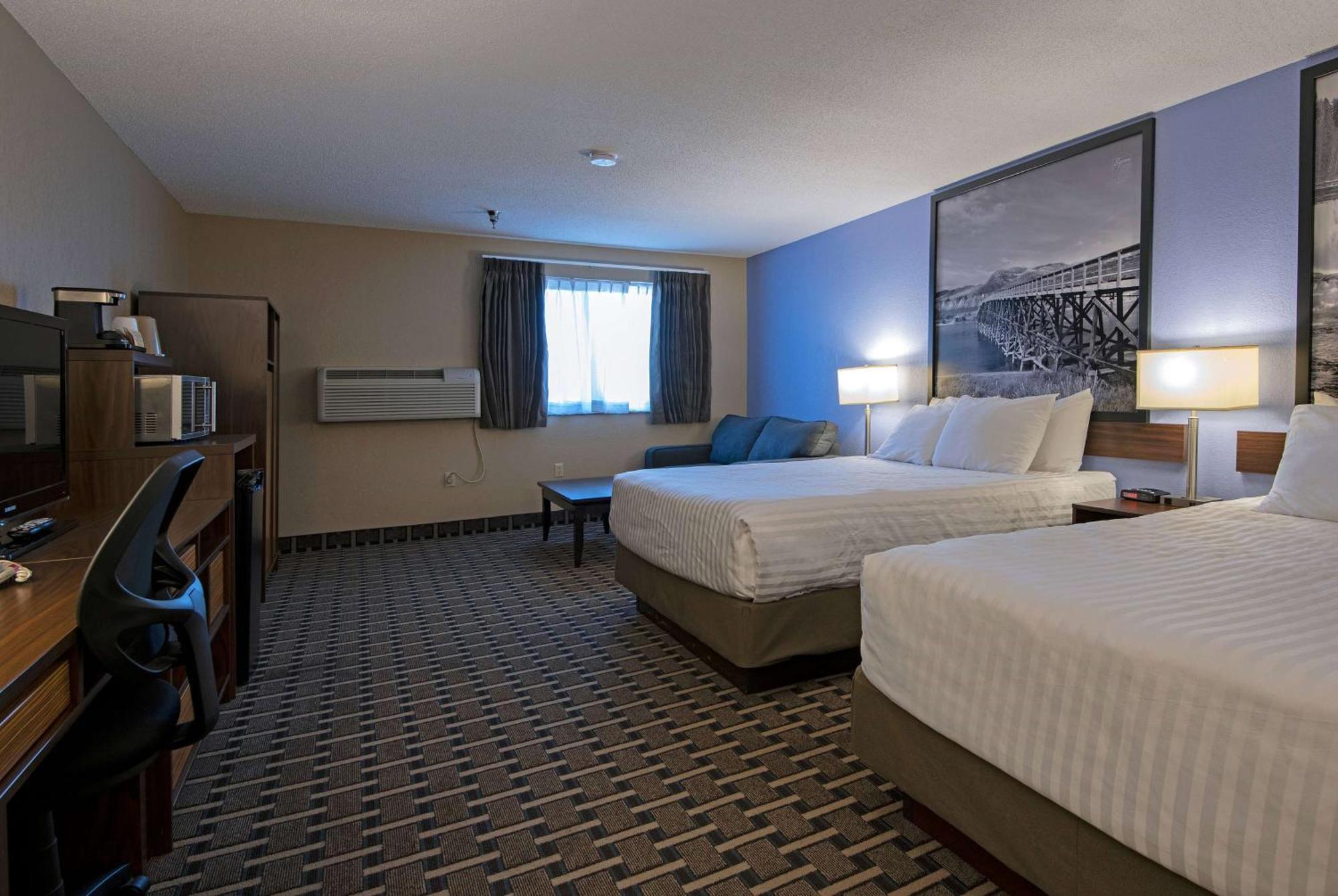 Super 8 By Wyndham Kamloops On The Hill Hotel Exterior photo