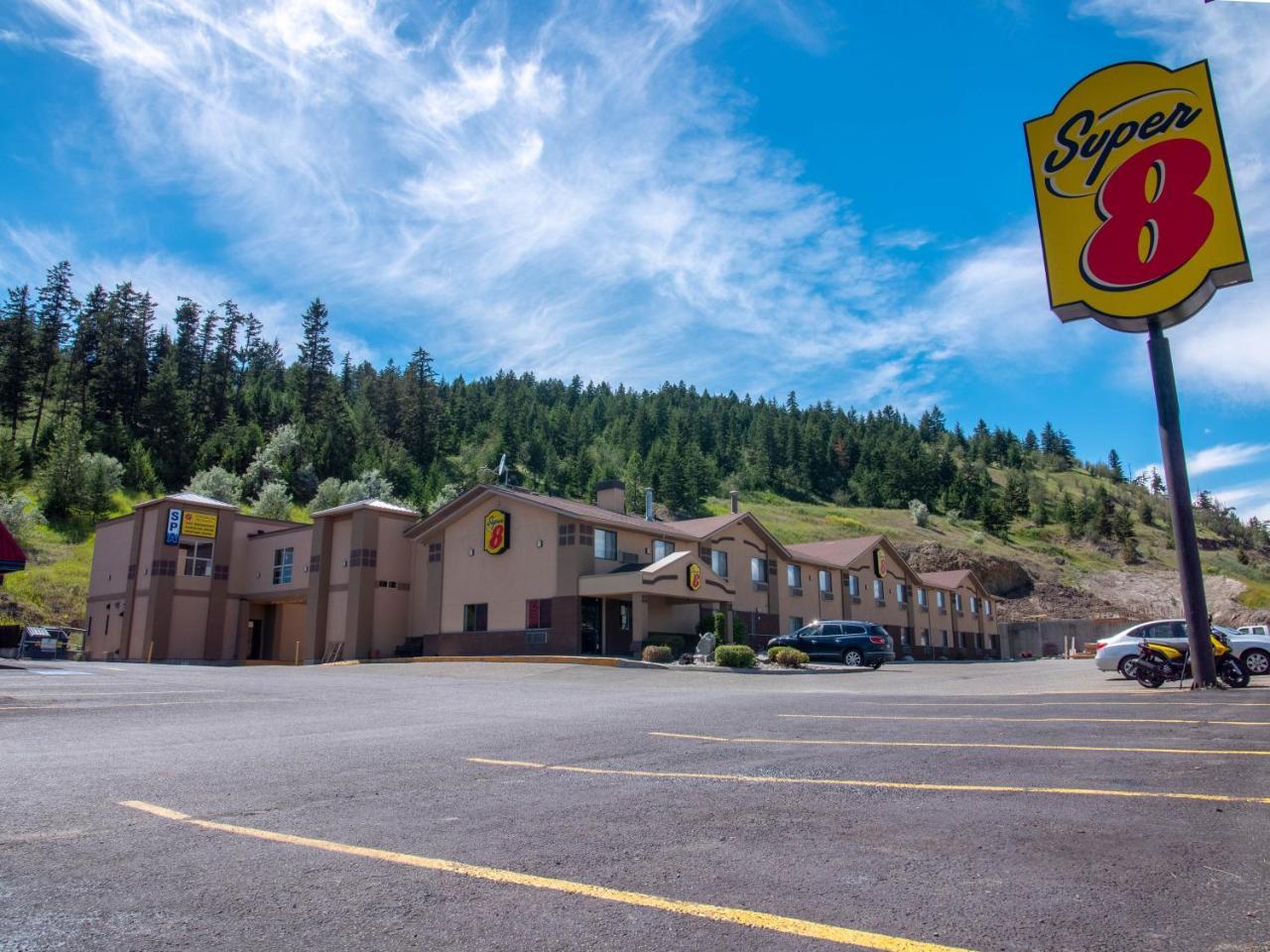 Super 8 By Wyndham Kamloops On The Hill Hotel Exterior photo